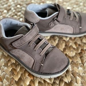Stride rite SRtech Charlie Sneaker